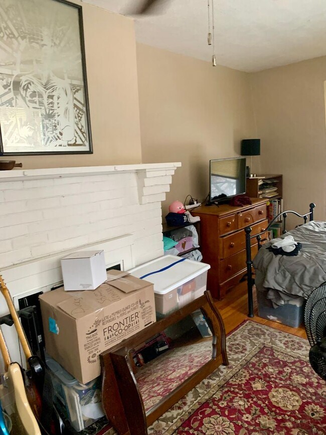 Building Photo - 714 S State St