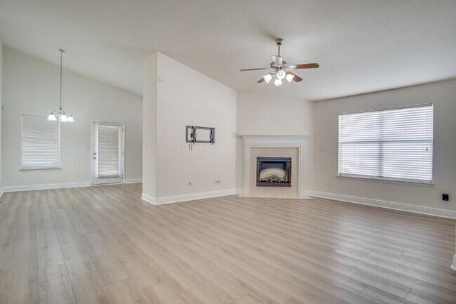 Building Photo - 3-Bedroom Home with Open Floor Plan, and Oversized Primary Suite - Available 1/30