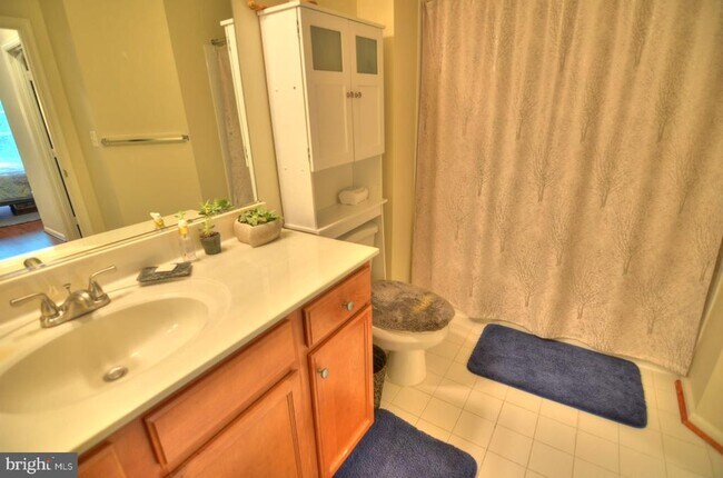 Building Photo - 1501 North Point Dr