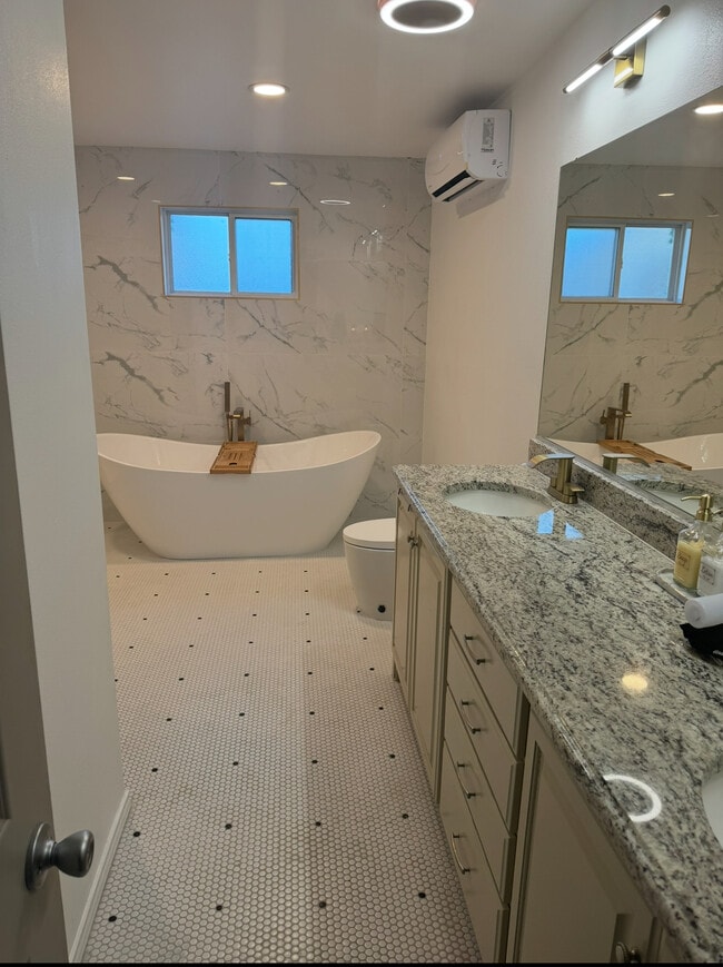 Building Photo - 6437 Dawn Dr