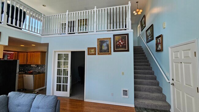 Building Photo - 1742 NE 14th St