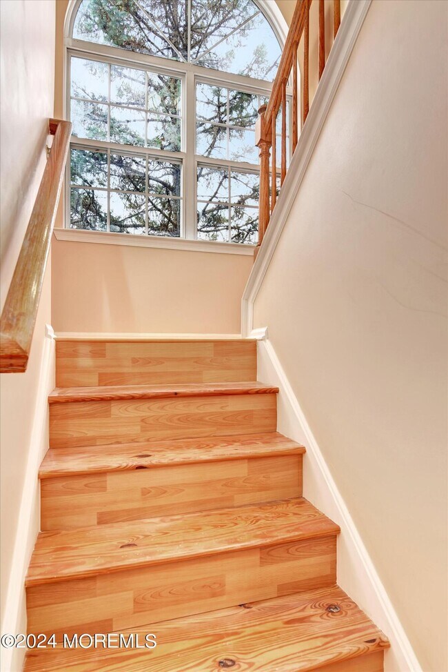 Building Photo - 43 Hummingbird Ct