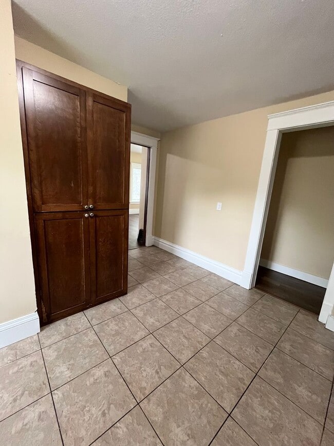 Building Photo - Spacious 4 Bed/2 Bath Rental Home!
