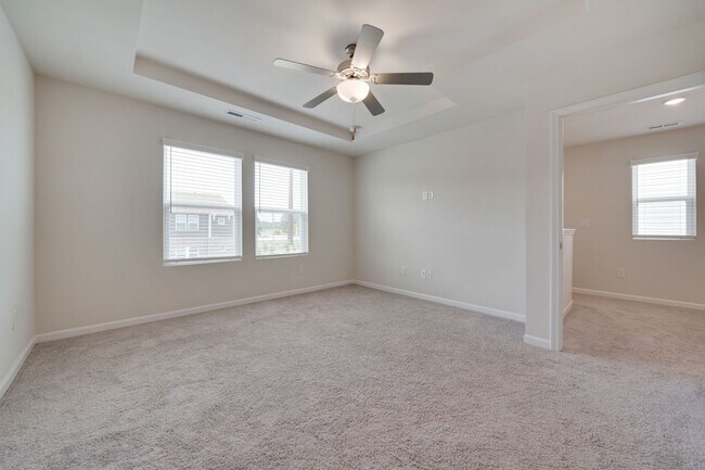 Building Photo - Available Early August! 4 Bed, 3.5 Ba in W...