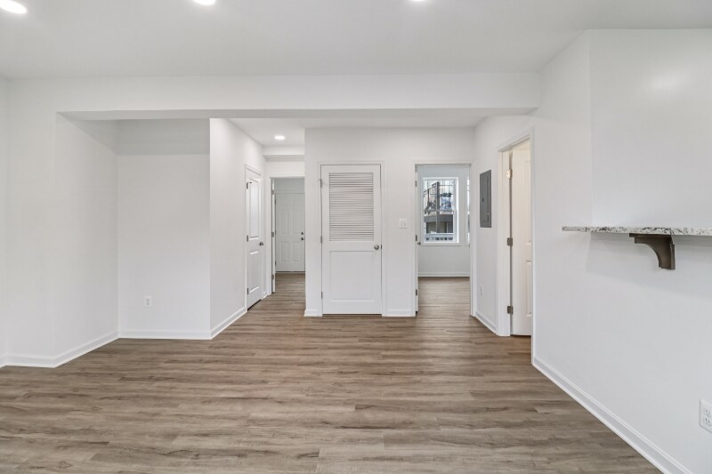 Building Photo - 303 Seaton Pl NE