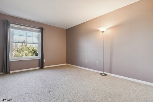 Building Photo - 155 Northfield Rd