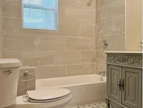 Building Photo - 1325 River St