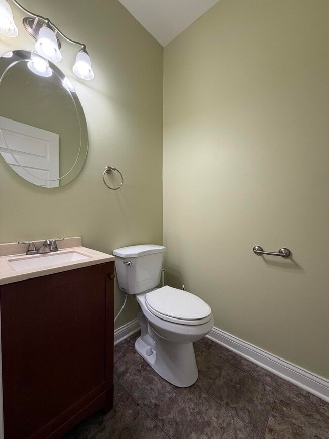 Building Photo - 382 Preston Ave