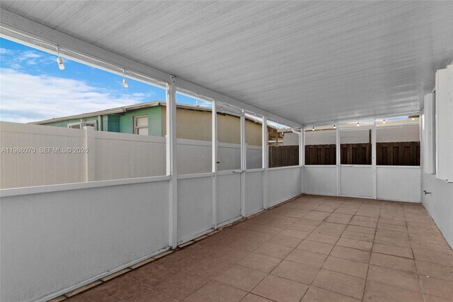 Building Photo - 10168 NW 126th Terrace