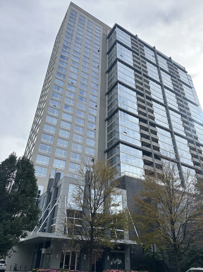 Building Photo - 1901 S Calumet Ave