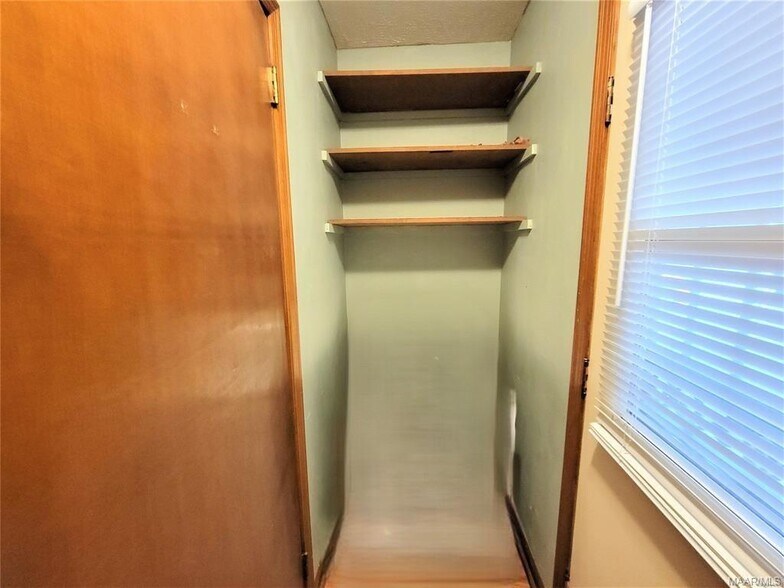 Building Photo - 4046 Camellia Dr