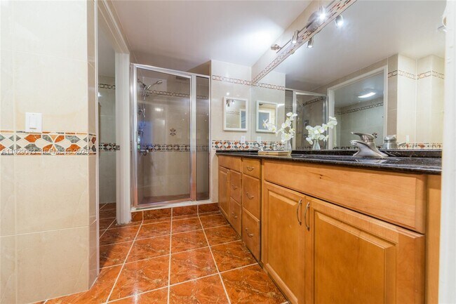 Building Photo - 121 Crandon Blvd