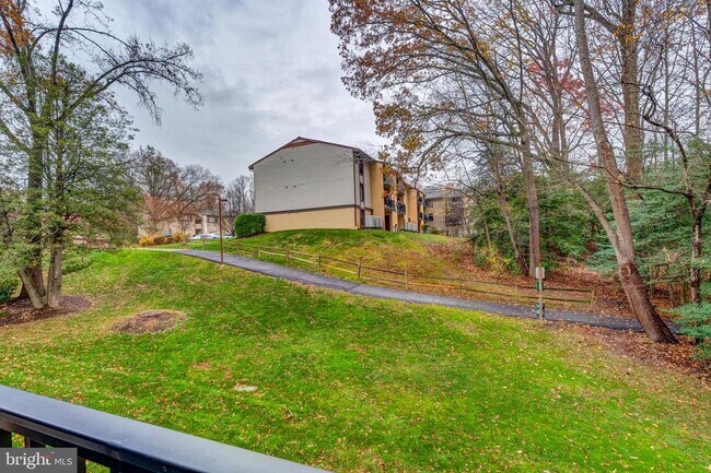 Building Photo - 11643 Stoneview Square