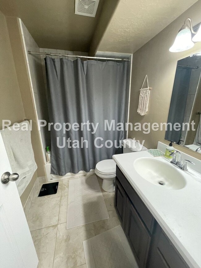 Building Photo - 6 bedroom home in Lehi