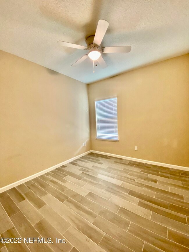 Building Photo - 1337 Tripper Dr