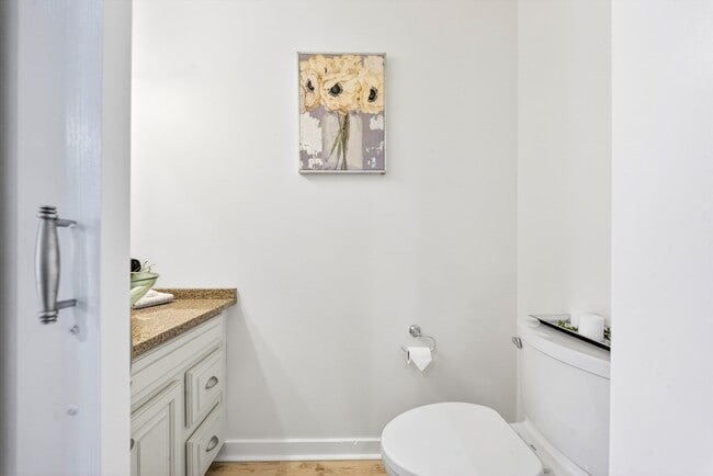 Building Photo - 82 Camelot Dr