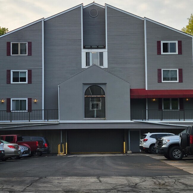 Building Photo - 120 Fisherville Rd