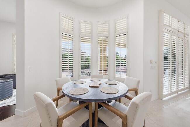 Building Photo - 6570 S Bogle Ave