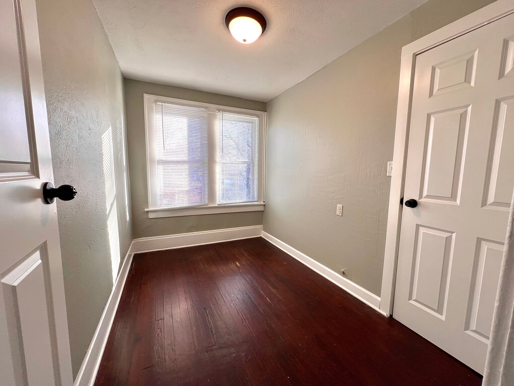 Building Photo - 1157 E Whittier St