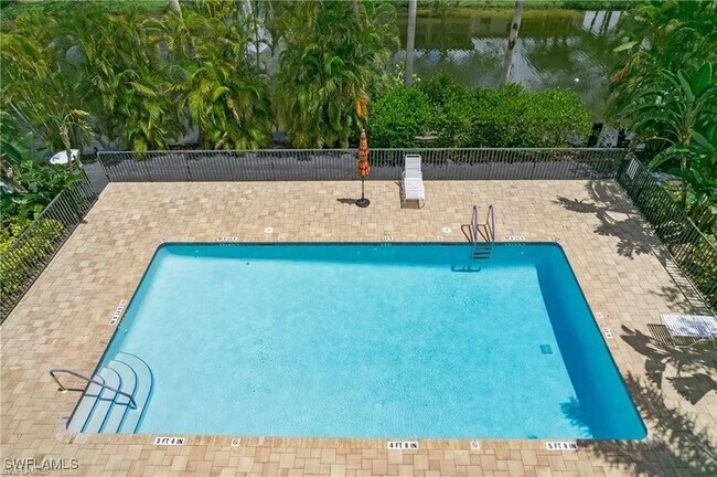 Building Photo - 700 Diamond Cir