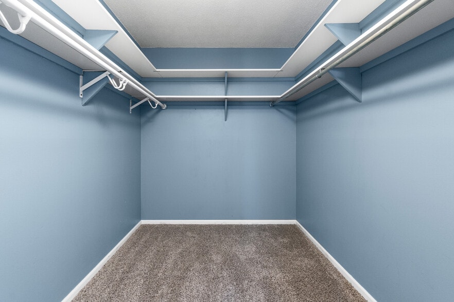 Master Closet - 4612 Mirror Light Pl