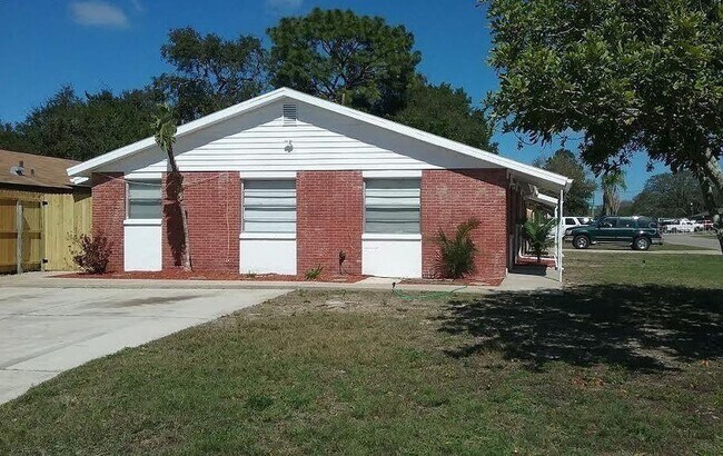 Primary Photo - 1511 Swordbill Dr