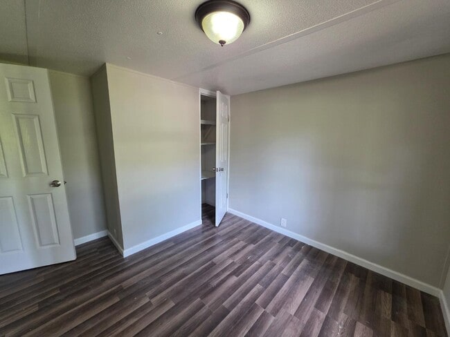 Building Photo - 1577 Corinth Poseyville Rd