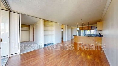 Building Photo - 1617 Ke’eaumoku St