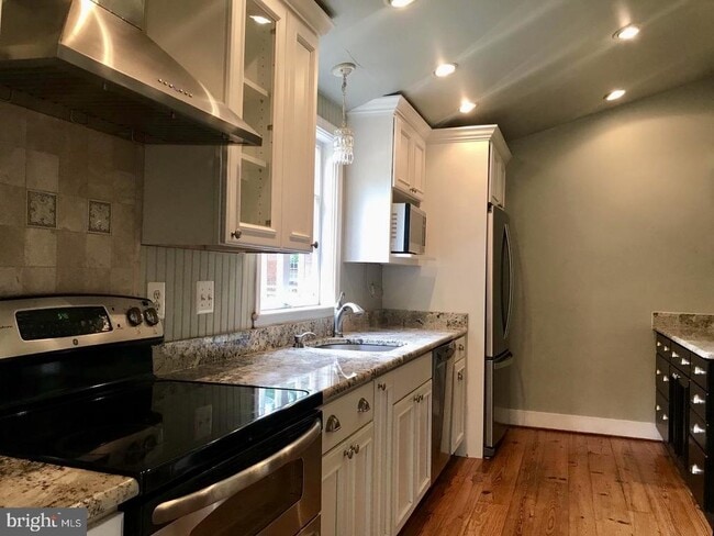 Building Photo - 216 Wirt St NW