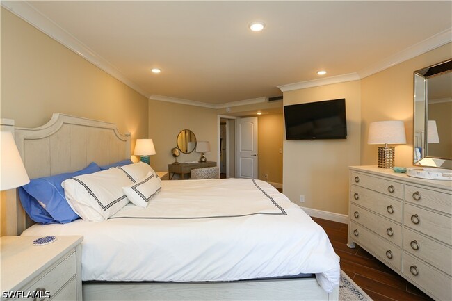 Building Photo - 4041 Gulf Shore Blvd N