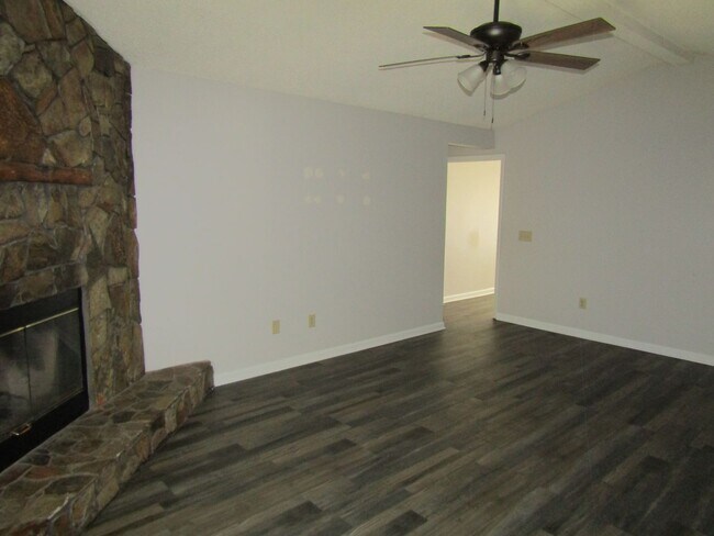 Building Photo - 110 Tempest Ln