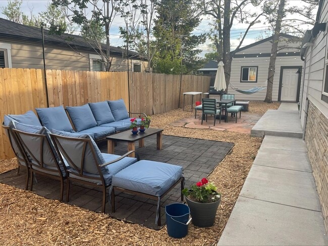 Building Photo - Gorgeous furnished 3 Bed bungalow in Berkeley!