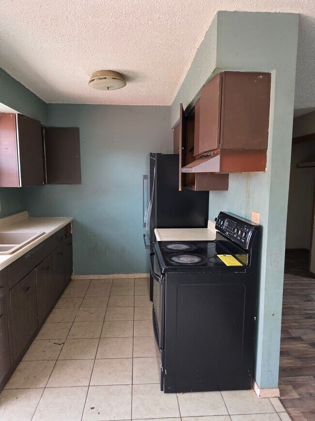Building Photo - Beautiful 2-Bedroom Duplex Available!
