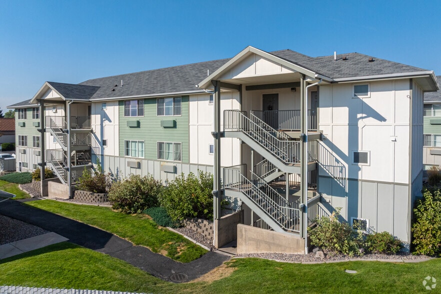 Primary Photo - Great Northern Apartments