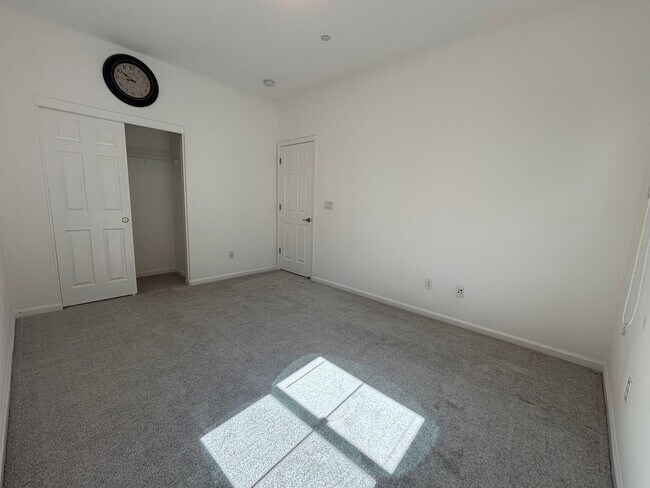 Building Photo - Gorgeous 4 Bed, 3.5 Bath in Brentwood