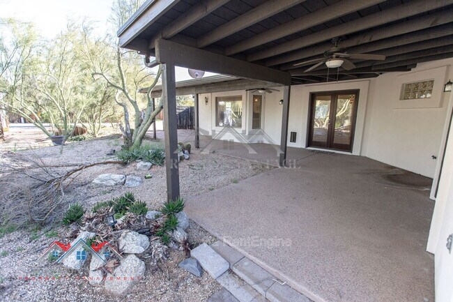 Building Photo - 4728 E Ron Rico Rd