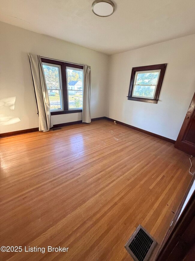 Building Photo - 1620 Sale Ave