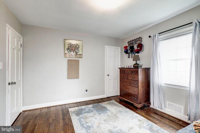 Building Photo - 5724 27th St NW