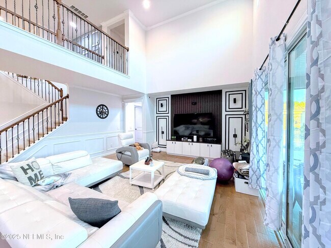 Building Photo - 102 Ann Scott Dr