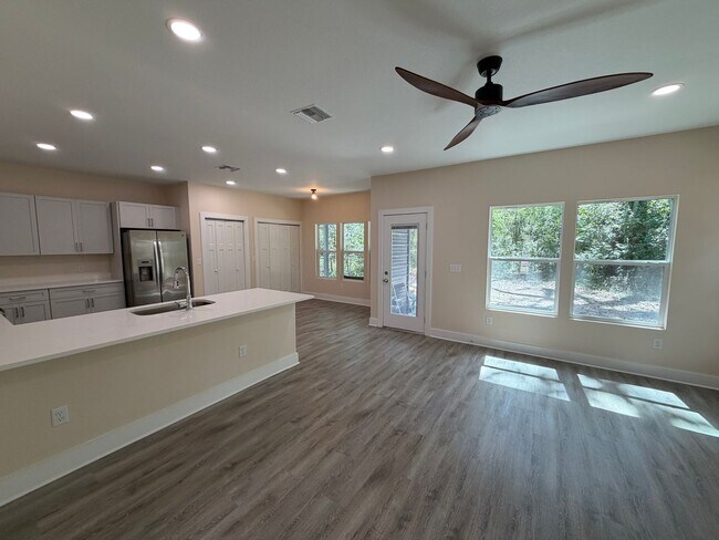 Building Photo - 4409 NW 31st Ave