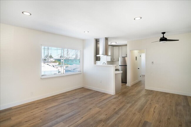 Building Photo - BELLA APARTMENTS: Beautiful 1 Bed - 1 Bath...