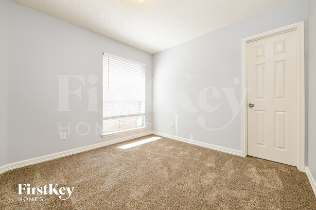 Building Photo - 4909 Lodgepole Ln