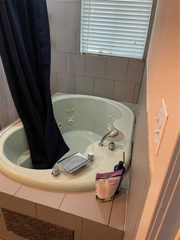 Building Photo - 2217 Madera St