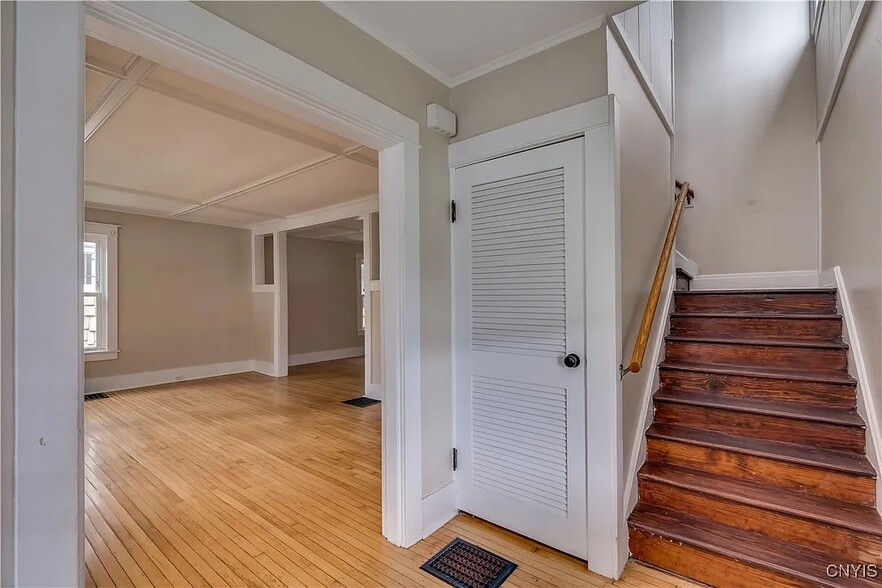 Building Photo - 115 Haley St