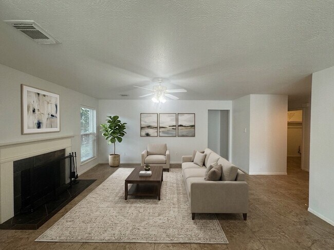 Building Photo - 210 Rolling Plains Dr
