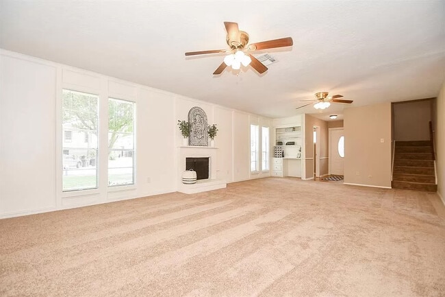 Building Photo - 10807 Sugar Hill Dr