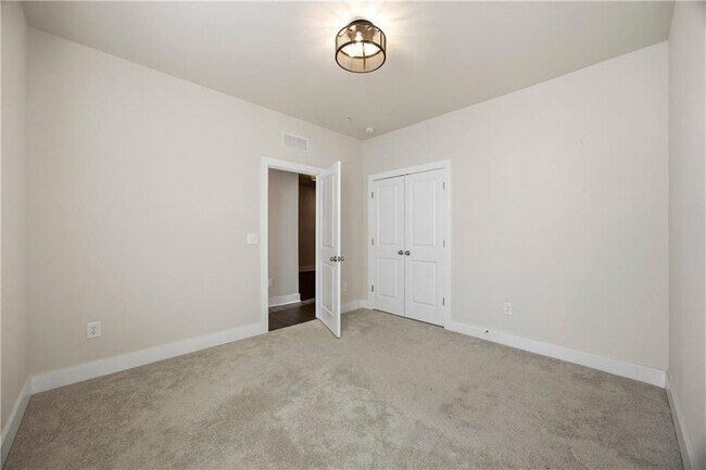 Building Photo - 1244 Winterhaven Dr