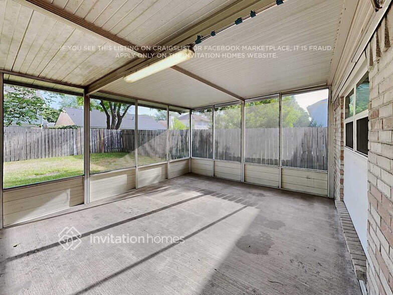 Building Photo - 10514 Wayward Wind Ln