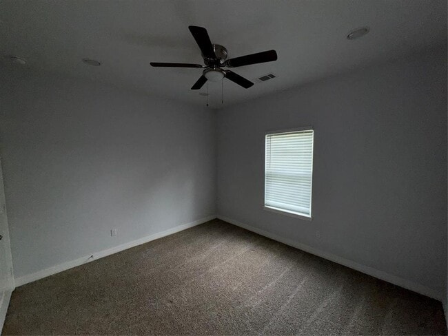 Building Photo - 8205 Oak Knoll Ln