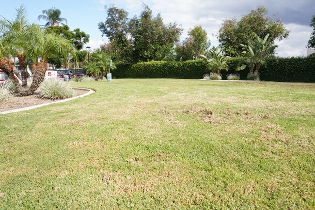 Building Photo - 2090 Highpointe Dr